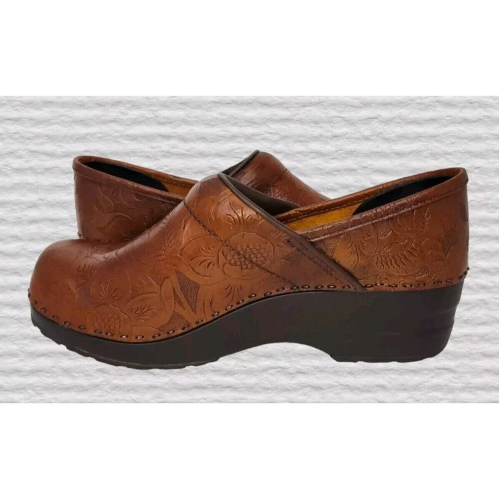 L.L. Bean Brown Embossed Leather Clogs - Picture 7 of 10